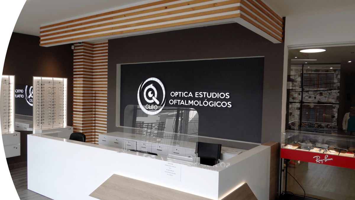 Atención de óptica en la Clínica Estudios Oftalmológicos